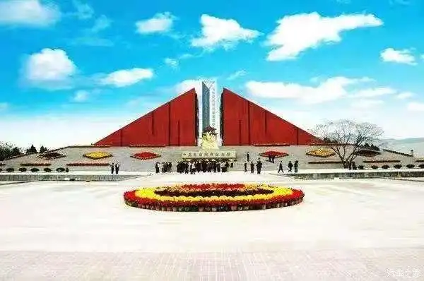 沂蒙山学习红色文化向革命先烈致敬