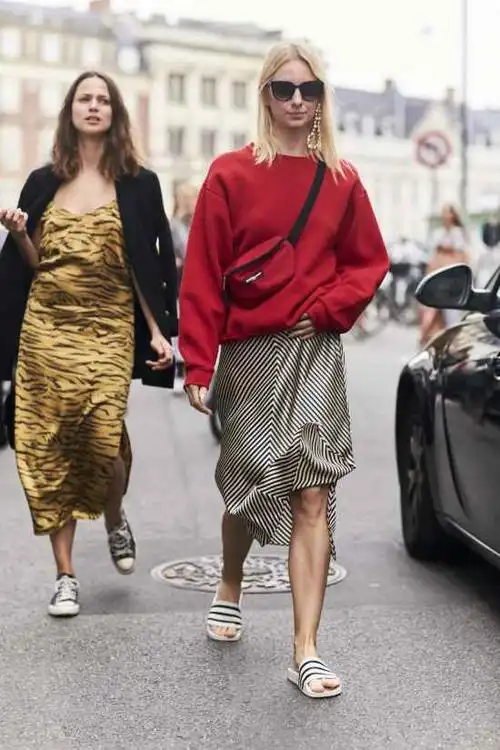 红色包包好搭配衣服吗这样搭配凹出欧美高街气场