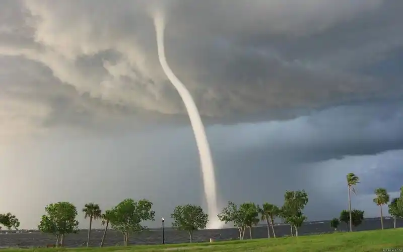 自然龙卷风风景海雨tornadosearainlandscapenature壁纸图片