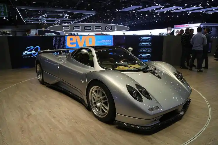 帕加尼zonda c12"风之子"超级跑车,日内瓦车展实拍!