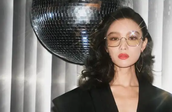 古驰品牌代言人倪妮 演绎2023春夏眼镜系列广告形象大片!