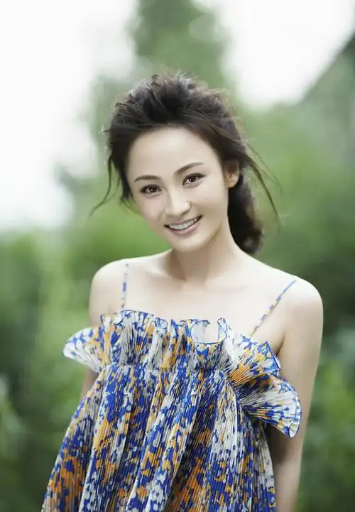 甜美清纯的明星姚笛