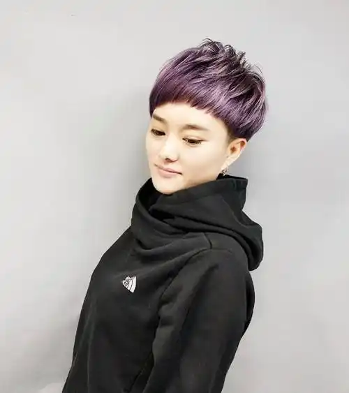 今年流行"锅盖头",这个春天很火的短发发型!