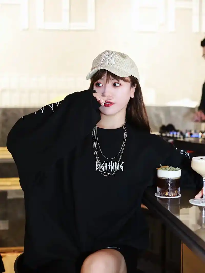 连帽卫衣,圆领卫衣,还有我的lo卫衣7015#抖音图文来了 #时 - 抖音