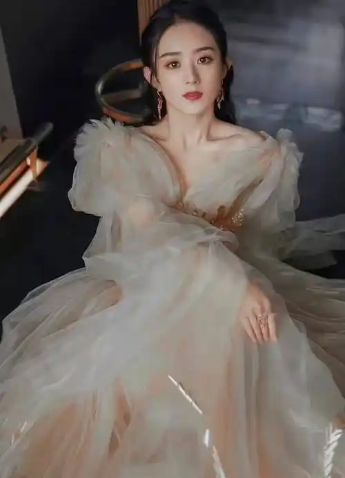 穿礼服裙美得像"油画公主"_颜色_腰带_仙女