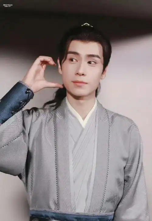 胡一天大波浪高马尾古装造型##胡一天古装颜值