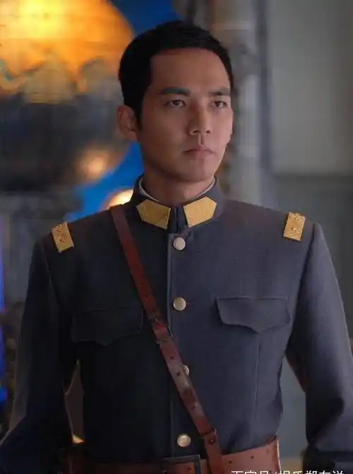 出演过军阀的6位明星,刘德华威风凛凛,陈伟霆穿上军装帅气无比