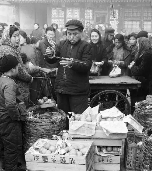 春节的老照片:儿时我们经历的春节,如今还有几人能记得起呢?