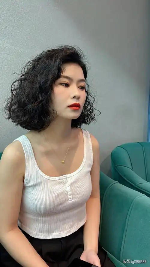 最火女士短发14款,烫卷剪短美美哒,看着很心动 第1张