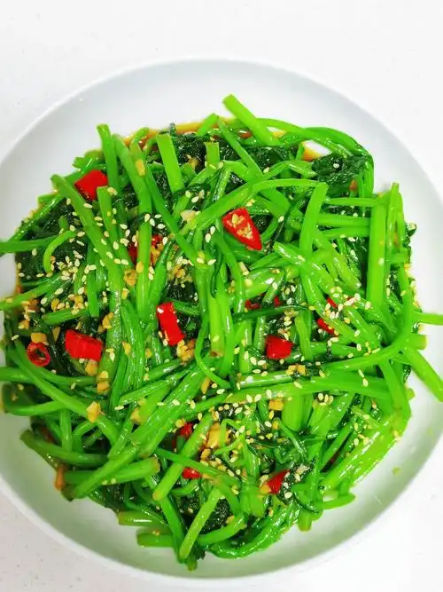 古时候的"皇帝菜",闻着臭,吃着香,营养好价值高,现在正当时_茼蒿