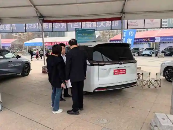 热情似火运城南风广场车展众多车型齐聚等您来选