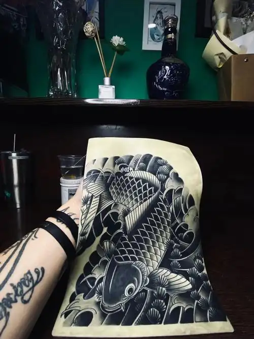 朋友上身 黑白更显质感 推荐◆ 价格适中 有意向可以便宜出#阜阳纹身