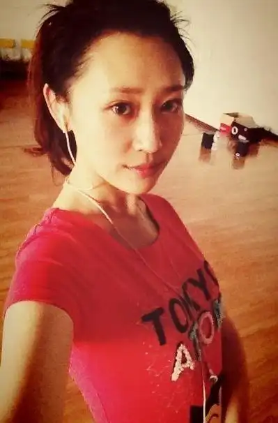 王音棋(《朝闻天下》主持人)_尚可名片