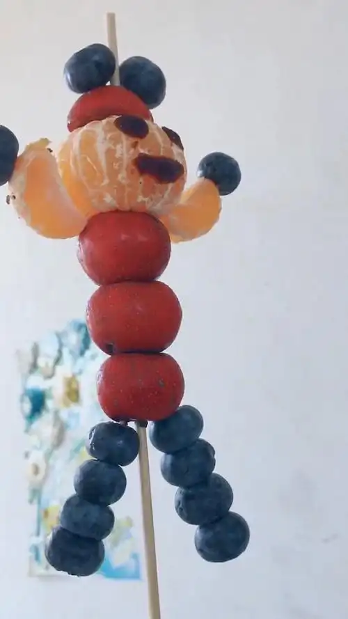 造型多变的糖葫芦,深受小朋友喜欢,而且好吃又开胃!