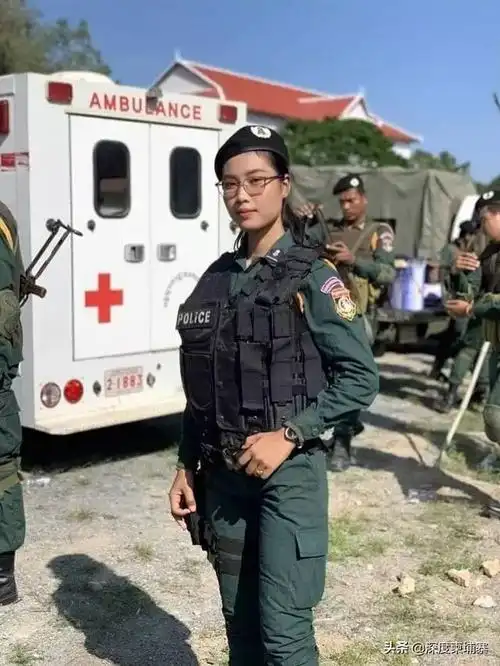 柬埔寨女警就是不一样