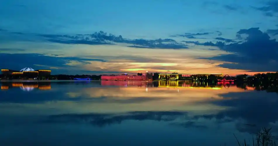 鹤鸣湖晚霞,莫莫格水鸟,幸福晚年,夜幕下的社会保障卡宣传,雨后白城