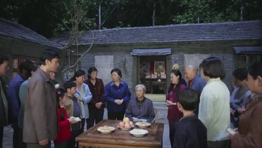 的电视剧《 a target="_blank" href="/item/俺娘田小草/16954311"