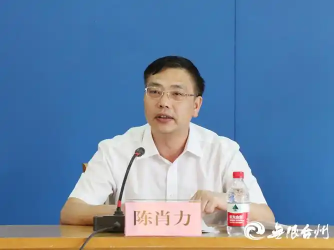 介绍总体情况市政府副秘书长陈肖力2017-08-0314:46:16主持发布会外宣