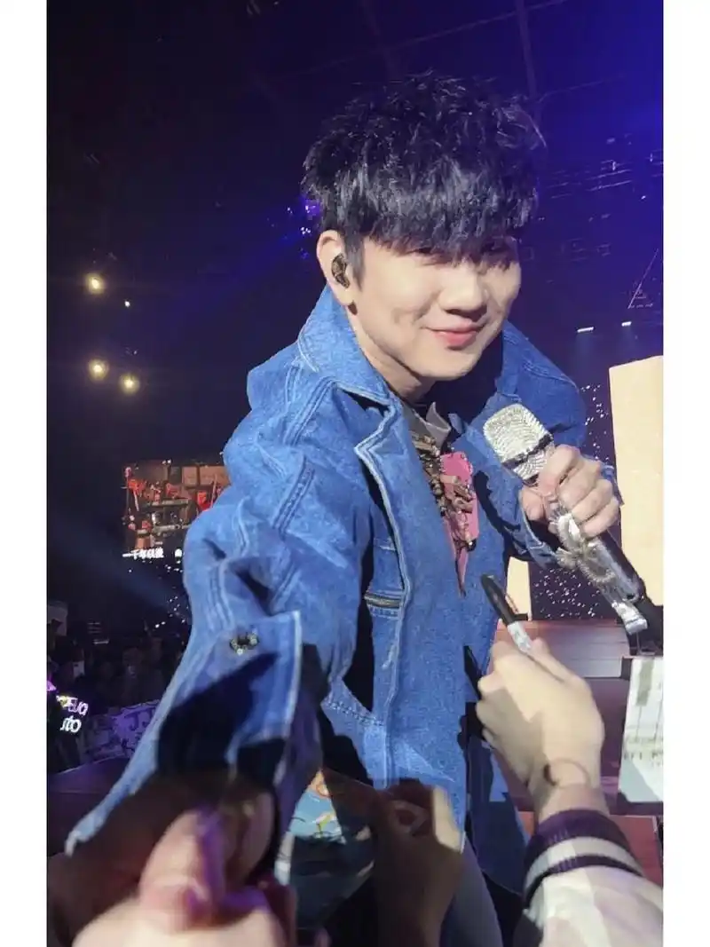 林俊杰|壁纸78 jj真的好温柔啊