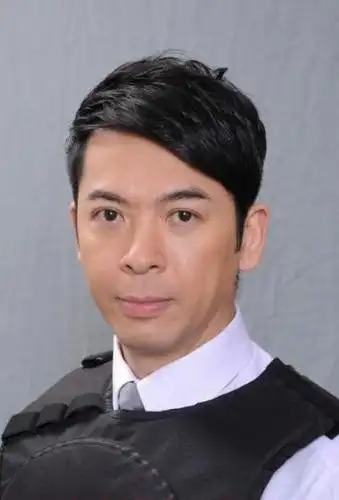 明星图片 香港 男 郭政鸿 > 郭政鸿tvb经典老照片帅照图片(5/5)1/5 2