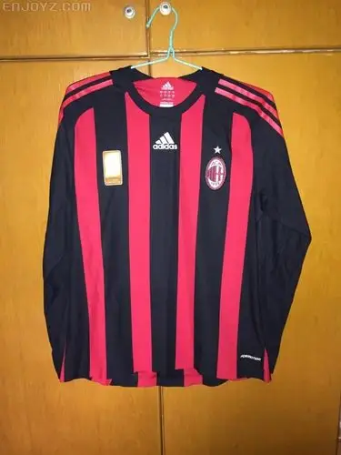 小罗 罗纳尔迪尼奥 巴萨 ac米兰 时期全主场_球衣装备综合讨论_enjoyz