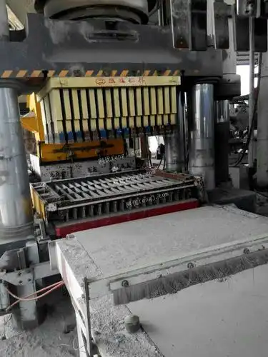 出售全自动制砖机科达产13oo型