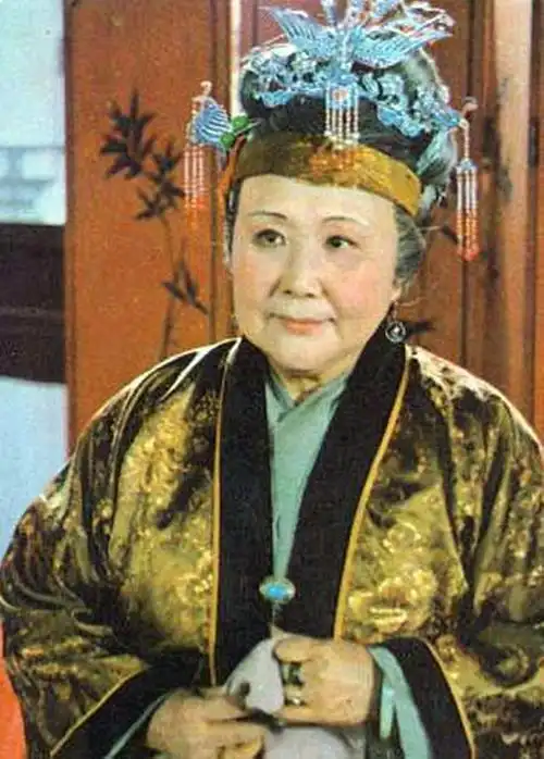 87版红楼梦人物李婷饰贾母