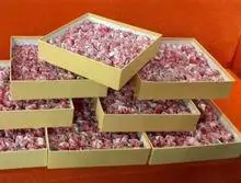 玫瑰哥用近20万人民币折成玫瑰 打算求婚