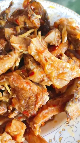 【现货】江西特产酒糟鱼块农家自制香辣味鱼干即食下饭菜罐装900g装