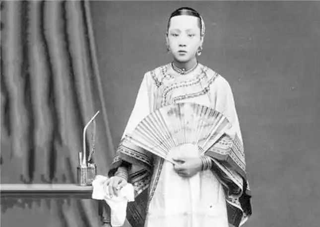 胡雪岩35岁前只有原配一人,可35岁以后,他为何频繁纳妾进门?