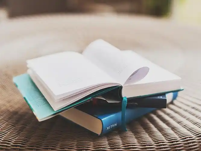 心安便是归处,书本,书香,文艺,唯美,安静,静物,岁月静好每日精品敝浇