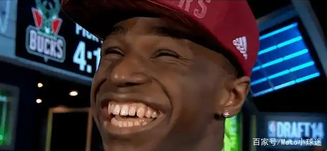 维金斯:库里的无私是他最无敌的特质,他给了我家一样的幸福!