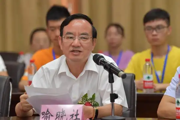 丁晓群代表省卫生健康委对南昌大学与省儿童医院签约合作表示祝贺,对