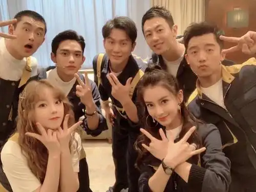 经历了三轮录制,兄弟团七位成员共同走过杭州,绍兴,鞍山,佛山等地,每