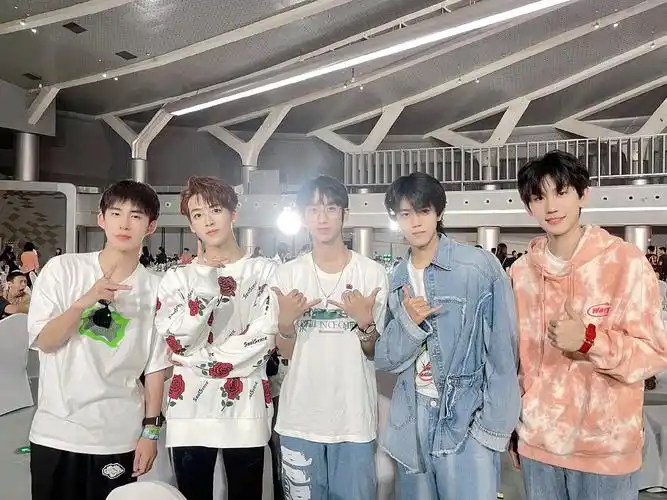 海花岛帅哥大赏