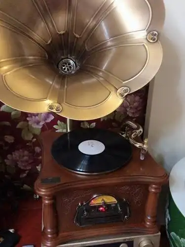 介绍梵尼诗f187725x黑胶唱片机复古黑胶客厅老式25x留声机质量怎么样