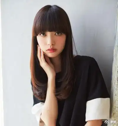 圆脸ng发型:宽刘海