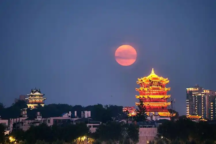 数千摄影师同拍超级月亮城市摄影队