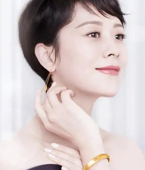 亲和不失大气的形象完美吻合梦金园全新品牌形象,真性情的海清呈现给