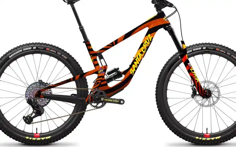 【装车日记】毒蜘蛛来袭:定制涂装santa cruz hightower