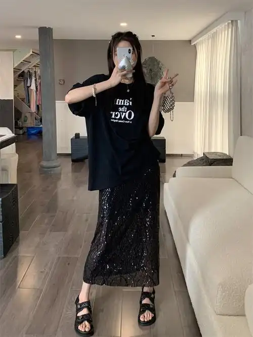 pphome黑拽师姐~字母短袖t恤圆领宽松t恤 高级感细闪亮片半身裙