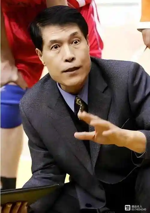 巩晓彬与李昕的爱情曝光后,李亚光要求李昕与巩晓彬分手.