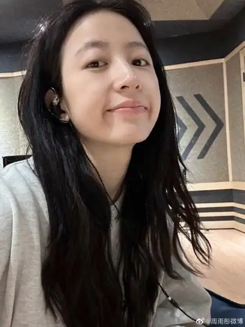 周雨春日素颜随拍