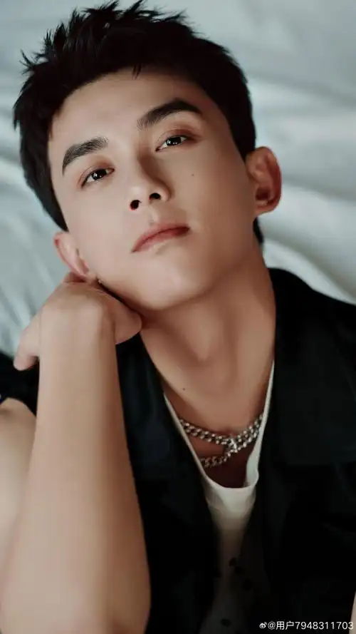 乐事品牌代言人吴磊##吴磊##吴磊黄金腰肩比