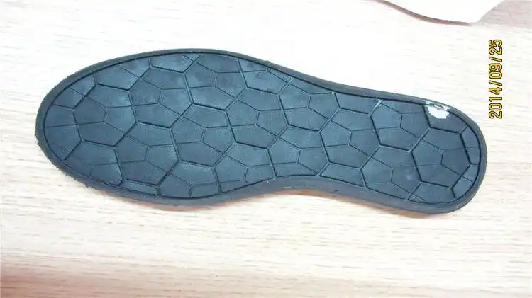 新款足球底花橡胶鞋底 运动休闲鞋底 橡胶牛筋大底鞋材批发d2372