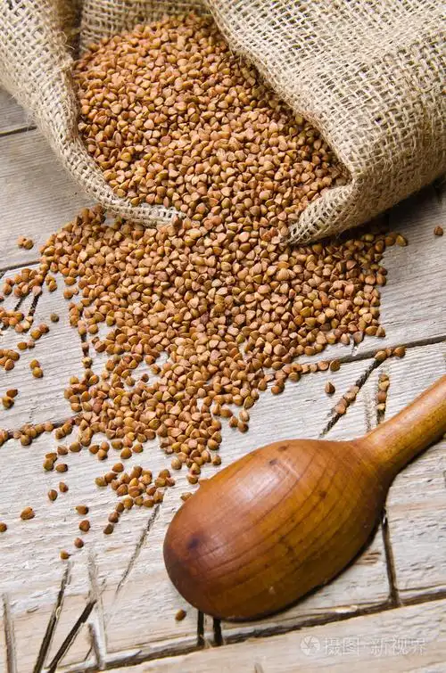 荞麦去壳和木勺