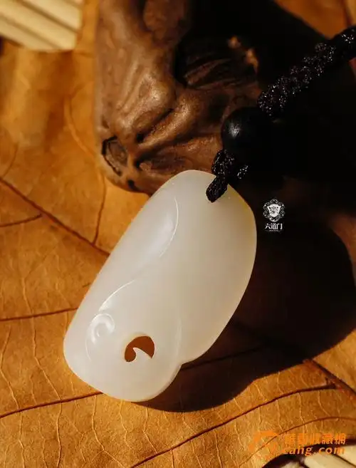 国家级玉雕师杨曦作品 籽料【如意】挂件 南石"龙"款