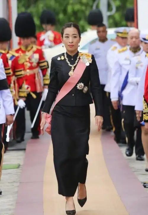 大家康康这位泰国公主吧(图多慎入)