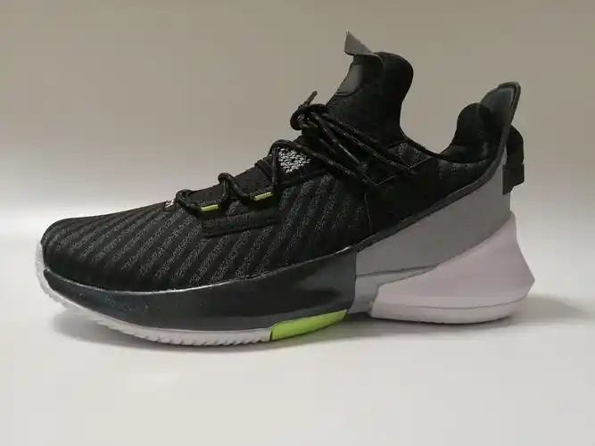 安踏篮球球鞋2020年春款低男款ufo要疯代战篮球鞋