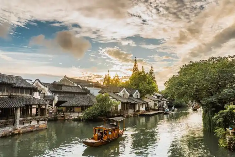 国内暑假十大旅游胜地(暑假旅游好去处推荐国内)(图4)